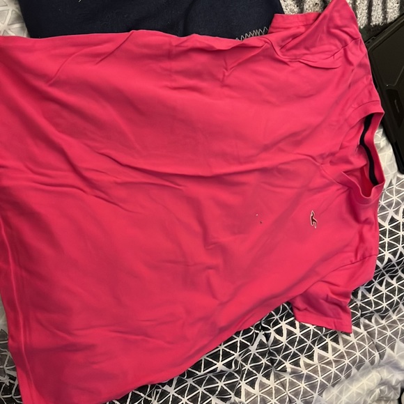 Hollister pink tee - Picture 2 of 3